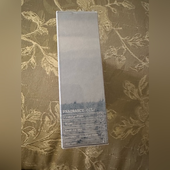 Price is firm-- NIB- Memoire - By the Sea- - Picture 5 of 7